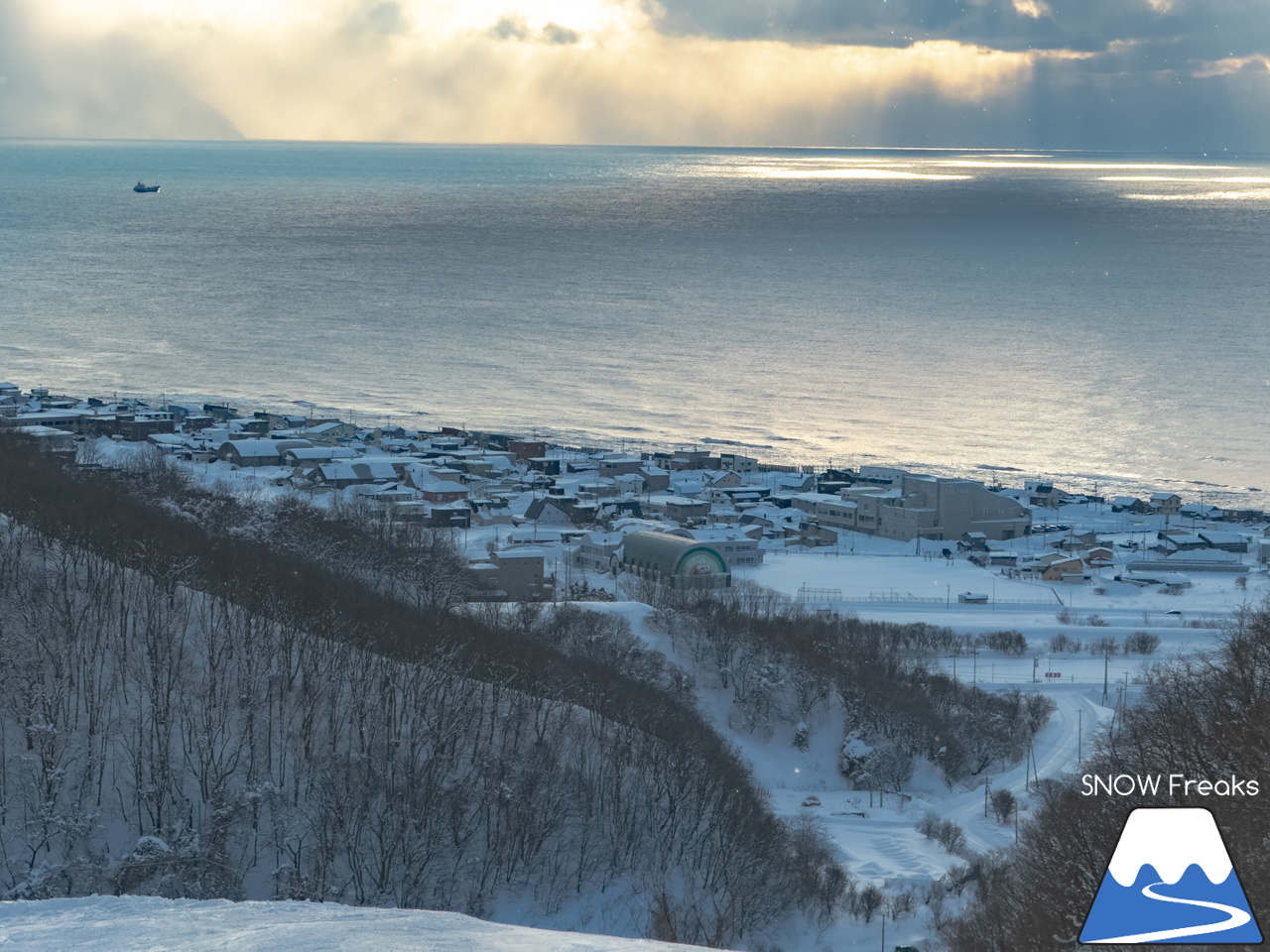 小平町望洋台スキー場｜晴れた日の午後。夕景を眺めながら、まったり滑るのが最高なローカルゲレンデ。